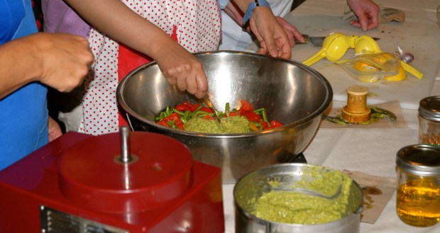 Garden to Table Class @Sun Mtn. Lodge photo by:RachelleWeymuller/Photography_4024